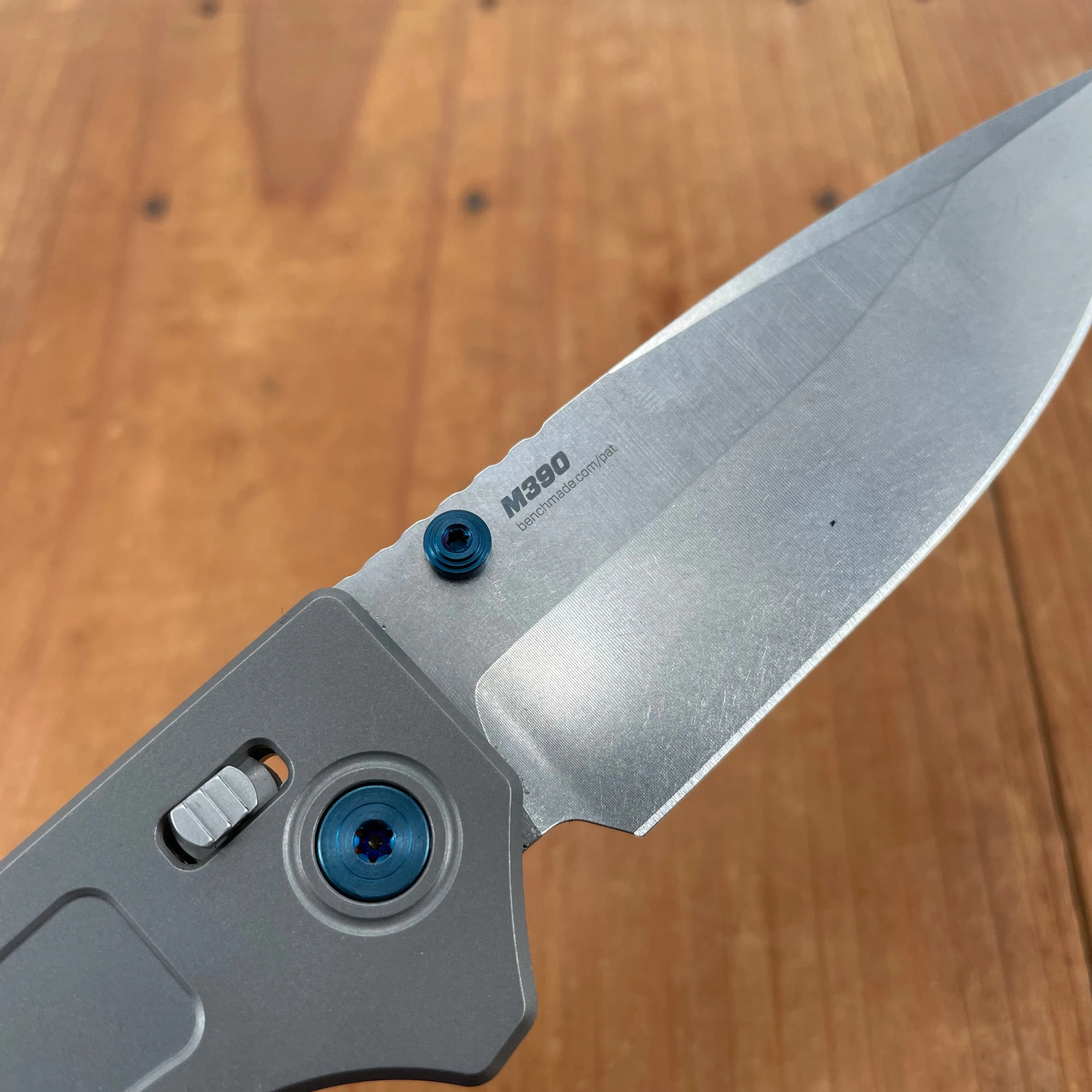 Benchmade 748 Narrows Drop Point M390 AXIS Lock Raw Titanium Handle