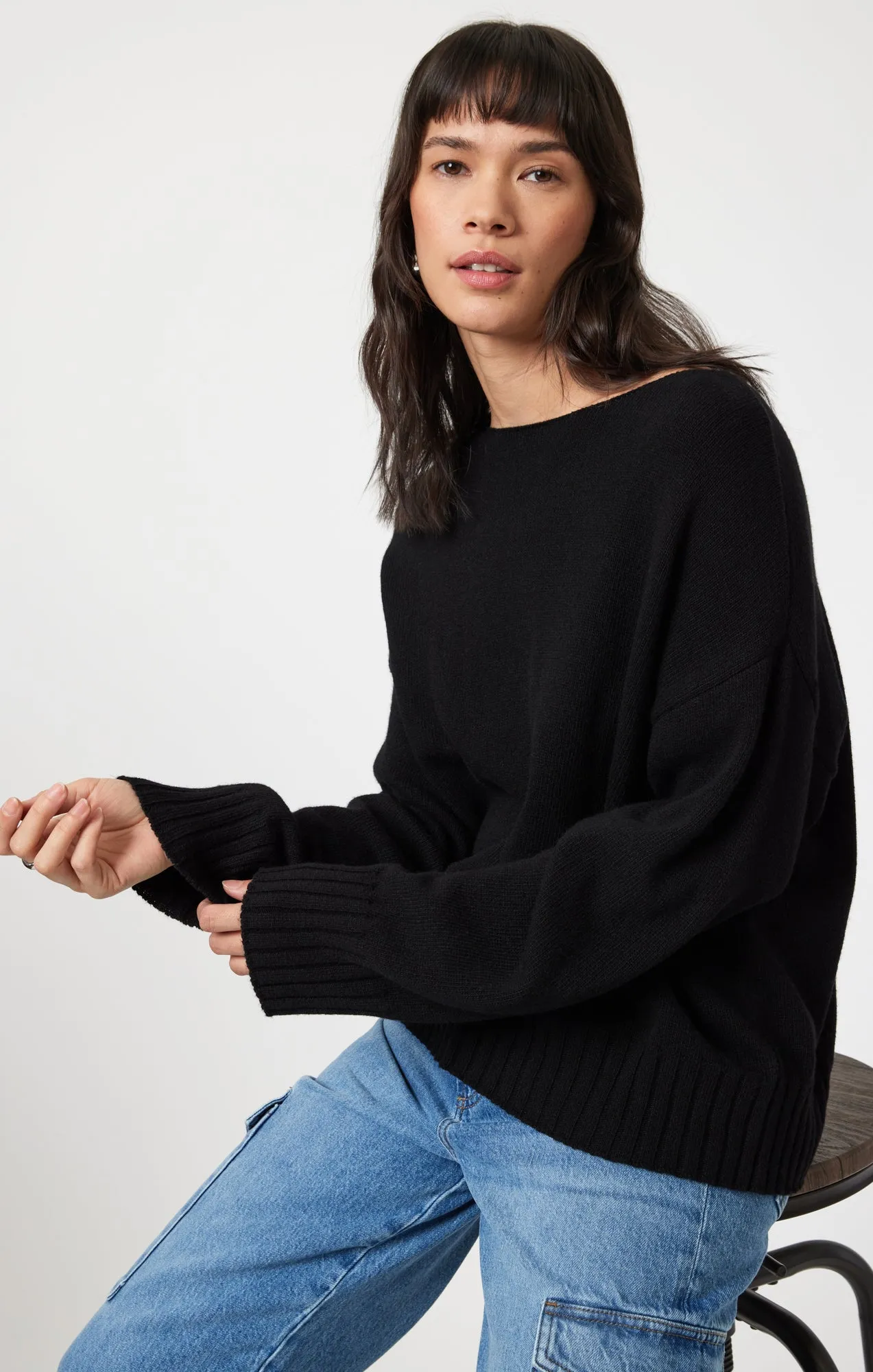 BOAT NECK SWEATER IN BLACK