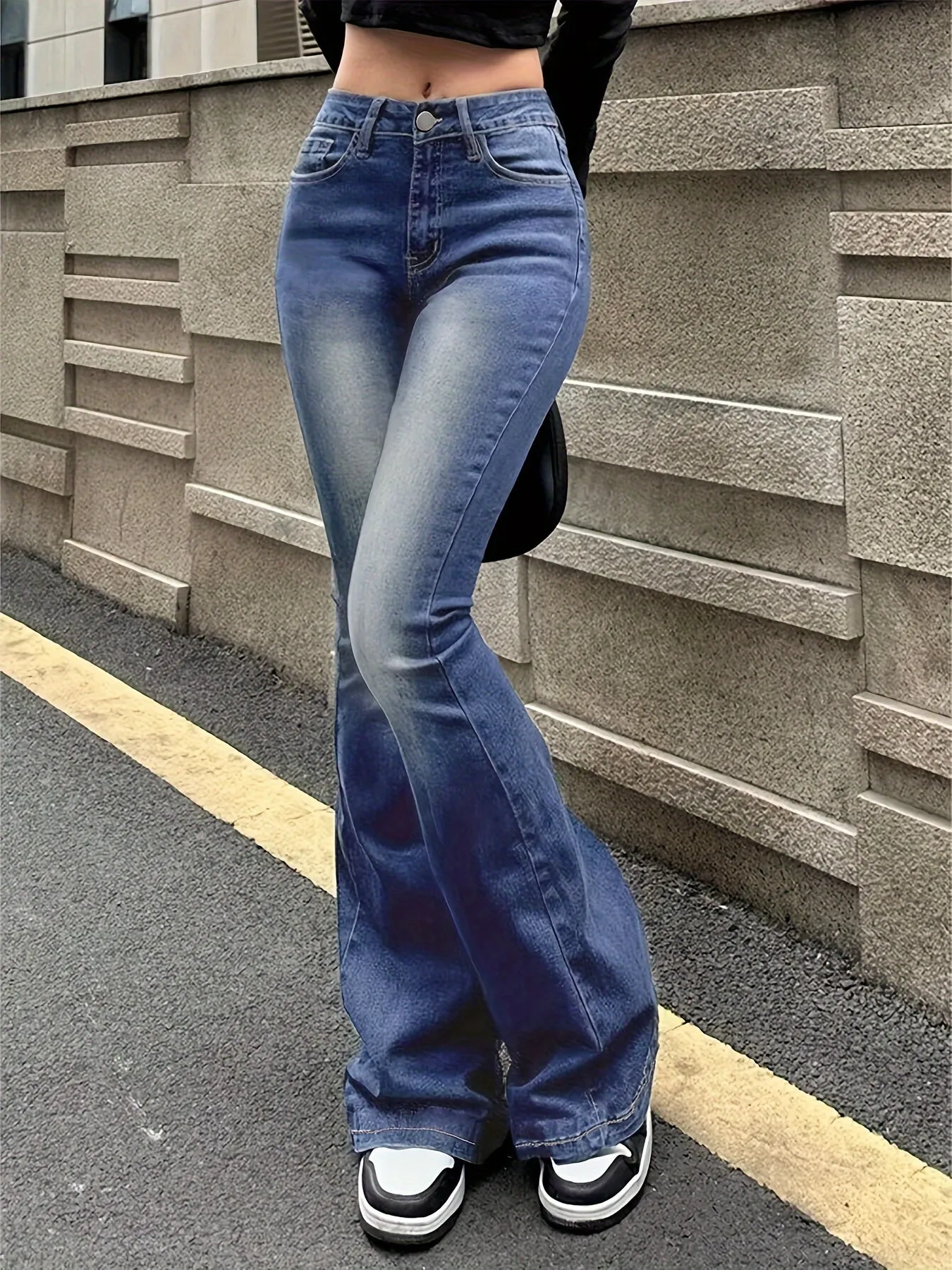 Elegant Washed Retro Flare Jeans – Slim Fit, High Stretch, All-Season Comfort & Easy Care