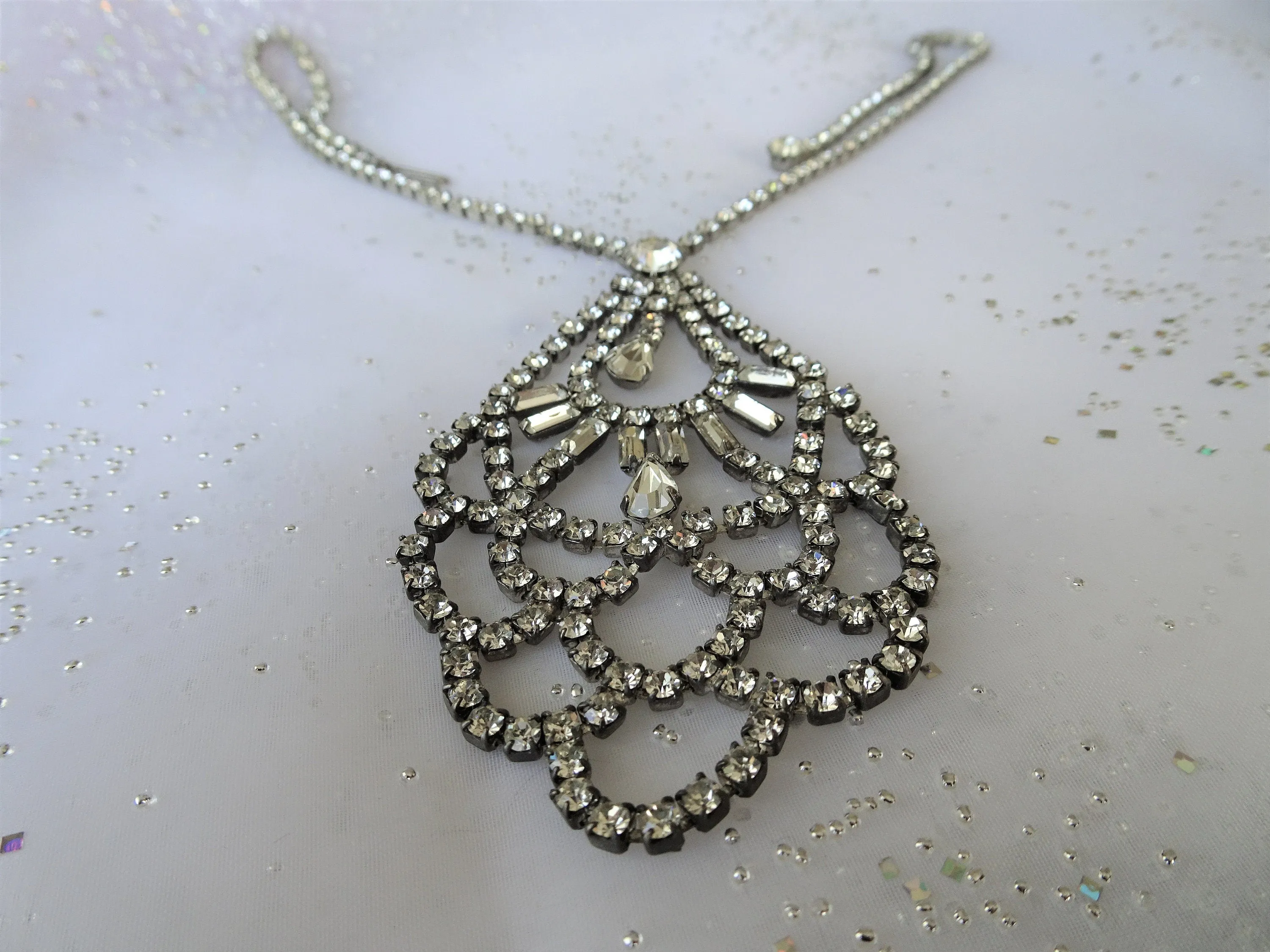 GLAMOROUS Art Deco Large Pendant Necklace,20s Flapper Era Paste Necklace,Sparkling Bridal Glass Necklace,Vintage Evening,Collectible Jewelry