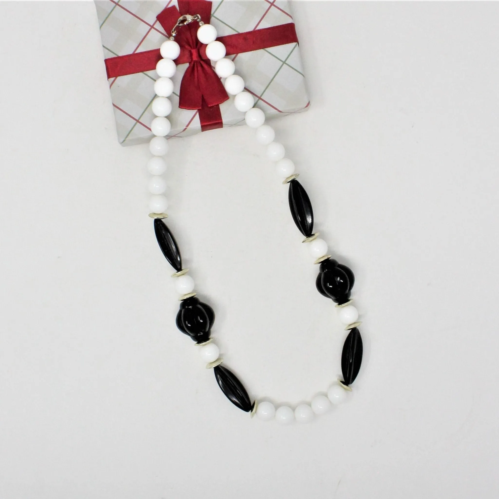 Necklace, Black and White Beads, Retro, Vintage