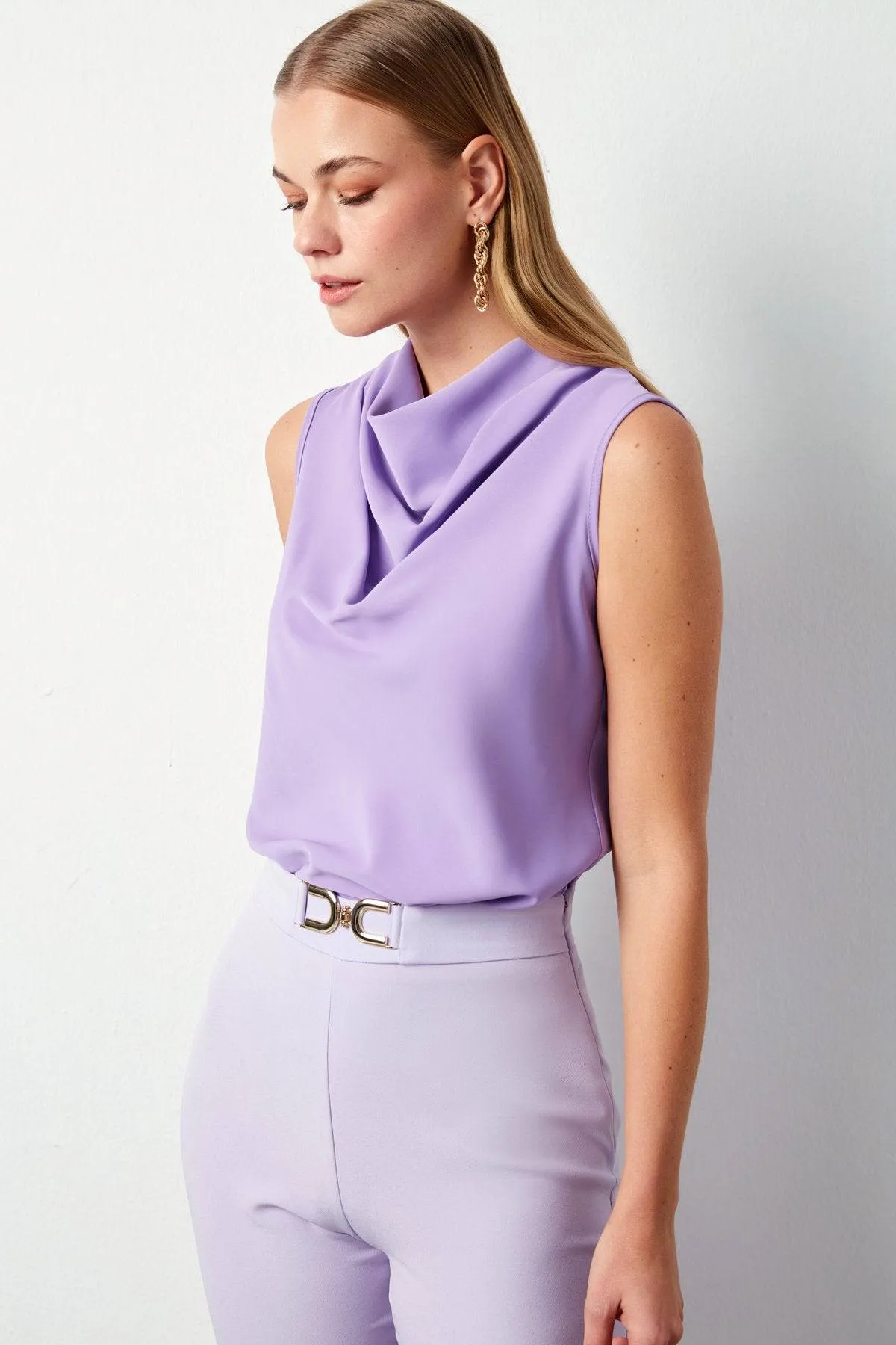 Plunging Neck Sleeveless Blouse - LILAC